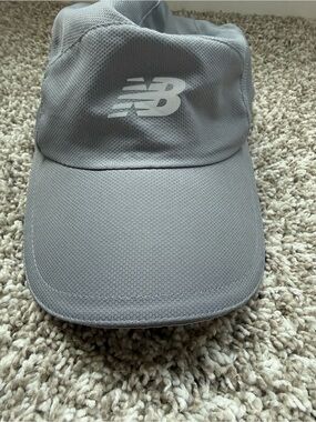 New Balance Light Gray Mesh Performance Cap